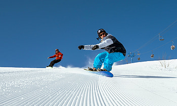 French resort snowboarding, Skiing and snowboarding, Mountain slopes, Alpine experience HD wallpaper