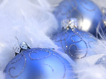 Christmas balls for Tamara, blue, white, feather, balls, gift, christmas balls HD wallpaper