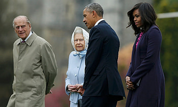 Queen Elizabeth II, Prince Philip, President Obama, Michelle Obama, Historic meeting HD wallpaper