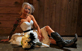 A Cowgirl Bride. ., style, cowgirl, outdoors, ranch, blondes, women, models, tattoos, bride, boots, western, female HD wallpaper