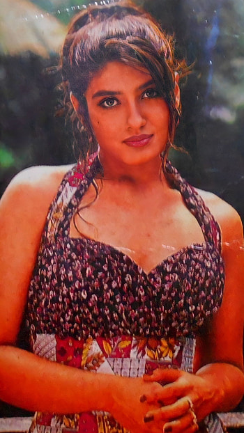 Raveena Tandon, bollywood actress, vintage HD phone wallpaper