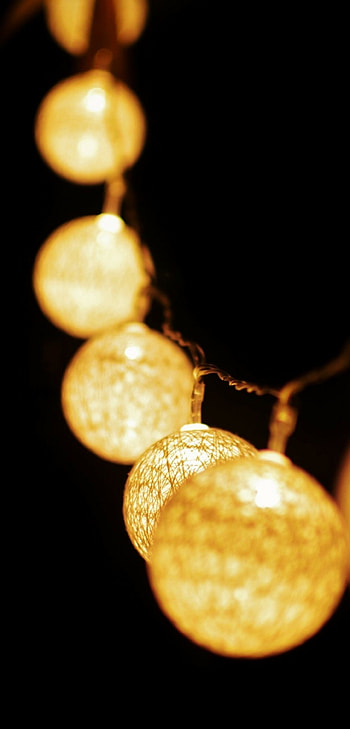 Lanterns light night sky, Garland , Mystical ambiance, Festive lights HD phone wallpaper