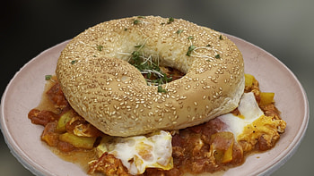 Gourmet bagels, Artisanal creation, Virtual reality model, Modern technology HD wallpaper