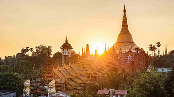 Shwedagon Pagoda, Golden light, Yangon, Spiritual place HD wallpaper