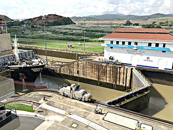 Miraflores locks, Panama Canal, Panama City, Panama HD wallpaper