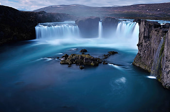 Waterfall In Icealnd, waterfall, iceland, nature HD wallpaper