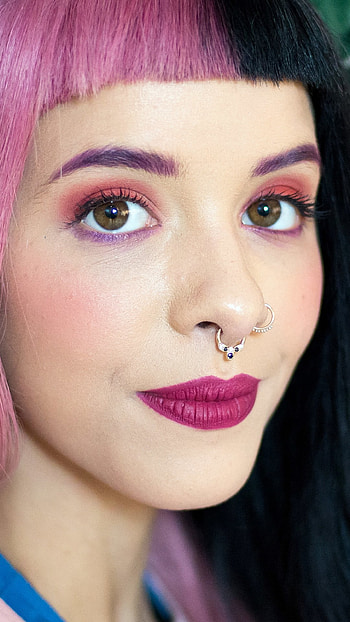 Lipstick & Lyrics — American Alt‑Pop Singer , lipstick, face, singer, American, music HD phone wallpaper