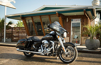 Harley-Davidson Street Glide, Badass helmet store, Street glide , Auto enthusiasts HD wallpaper