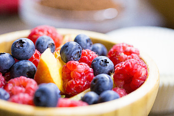 Fruits bowl, raspberry, blueberry HD wallpaper