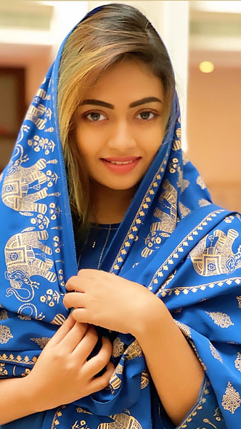 Shalin zoya, malayalam actress HD phone wallpaper