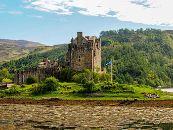 Surprising facts, Scotland trivia, Cultural insights, Travel inspiration HD wallpaper