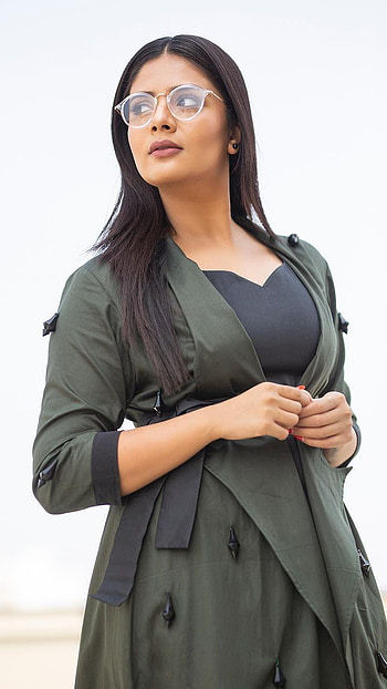 Sreemukhi, telugu actress, model HD phone wallpaper