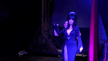Michelle Nyree teaches Elvira, Mistress of the Dark how to Crack a Whip! HD wallpaper