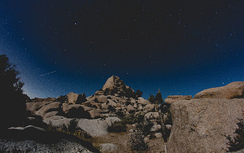 Mountains Cliff, rocks, landscape, starry night HD wallpaper