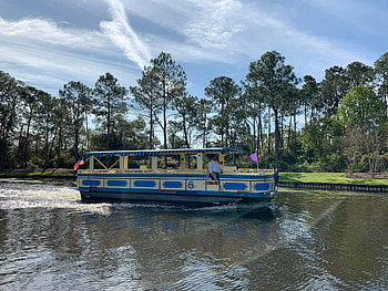 Water taxis, Disney, Stockpiling Momscent HD wallpaper