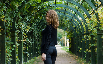 A Trip To The Park, cute, Nikia Ahe, model, brunette HD wallpaper