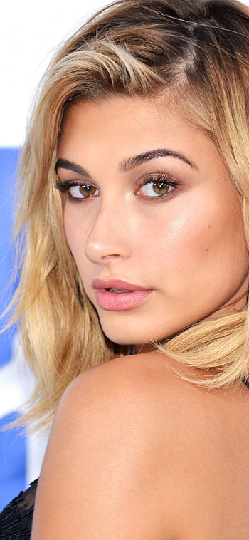 Hailey Bieber blonde beauty, Supermodel , X , Stunning background HD phone wallpaper