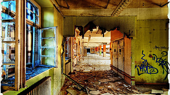 decayed hallway in an abandoned post office r, building, abandoned, r, hallway HD wallpaper