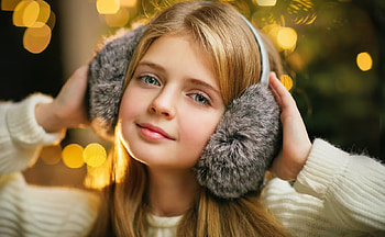 Beauty, winter, fur, bokeh, heads, face, girl, child, copil HD wallpaper