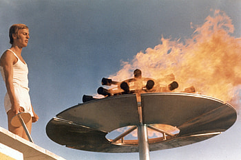 Runner Guenther Zahn, Olympic Flame HD wallpaper