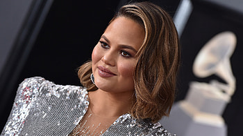 Emmys 2018, Chrissy Teigen HD wallpaper
