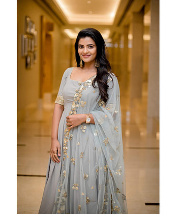 Aishwarya rajesh, dress, face HD phone wallpaper