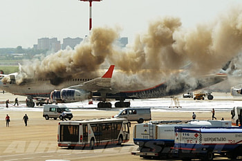 Ilyushin-Il-96-300 Fire, Fire, Ilyushin, Burnt out, Grounded HD wallpaper