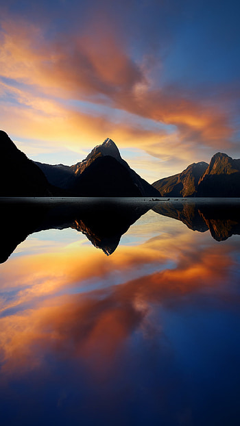 Sunset reflections at Milford Sound, Fiordland National Park, Windows 10 Spotlight HD phone wallpaper