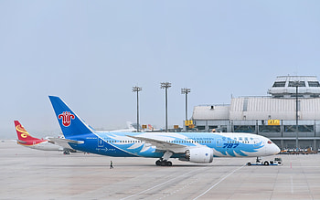 China Southern Airlines, Suspends remaining order, Boeing 737 planes, Aviation news HD wallpaper