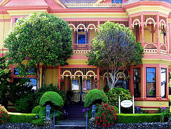 Gingerbread Mansion, elegant, california, bed and breakfast, bushes, trees, 1899 HD wallpaper
