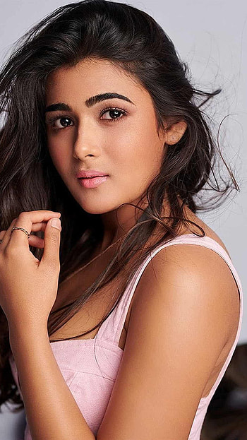 Shalini Pandey, telugu actress, model HD phone wallpaper