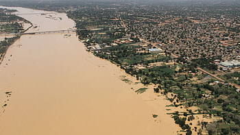 Flood management, Niger River, Enhancing strategies HD wallpaper