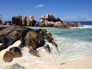 Sunny trail guide, La Digue, Seychelles HD wallpaper