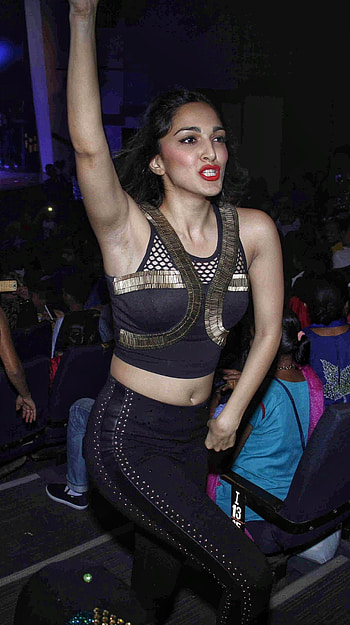 Kiara Advani, bollywood actress, armpit HD phone wallpaper