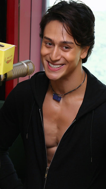 Tiger Shroff, Bollywood, Hero HD phone wallpaper