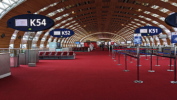 Terminal 2 departure lounge, Paris-Charles de Gaulle Airport HD wallpaper