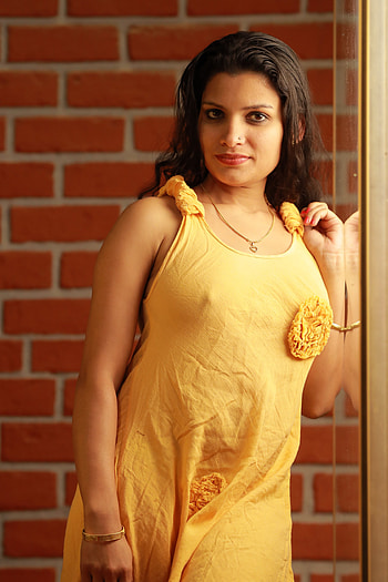Reshmi Nair, orange, flash graphy HD phone wallpaper