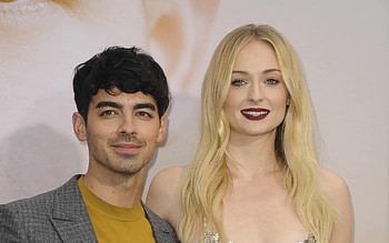 Sophie Turner, Joe Jonas, Mr and Mrs Jonas, Instagram HD wallpaper