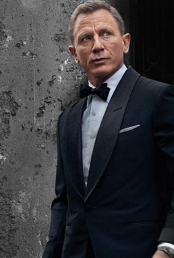 Daniel Craig, standing, no time to die HD phone wallpaper