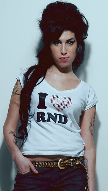 Amy Winehouse, for 6 Plus, Stylish and trendy HD phone wallpaper
