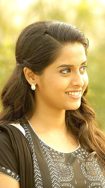 Artharna Banu, malayalam actress HD phone wallpaper