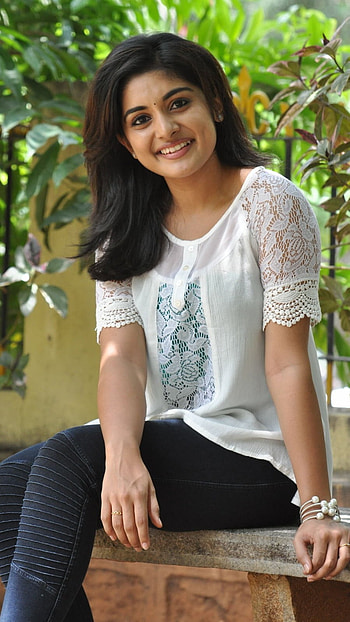 Nivetha Thomas, South Heroine HD phone wallpaper