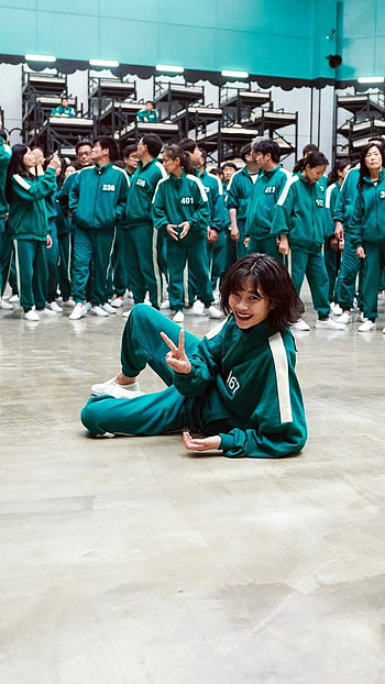 Squid Game, Netflix, player 067, uniform, korea, green, pose, kang sae-byeom, model, hoyeon jung HD phone wallpaper