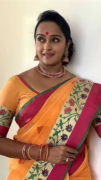 Shalu Menon, malayalam actress, saree beauty HD phone wallpaper