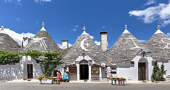 Alberobello's mesmerizing , Stunning visuals HD wallpaper