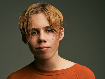 The Kid LAROI, Rising star, Musical prodigy, Chart-topping hits HD wallpaper