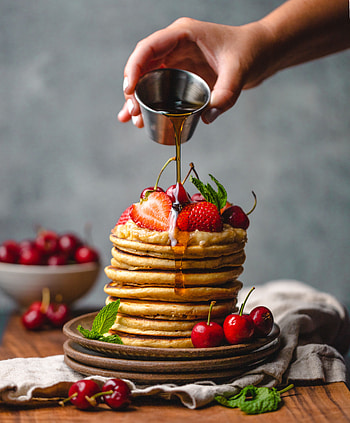 Food, Strawberry, Berries, Pancakes, Fritter, Honey, Pancake HD phone wallpaper