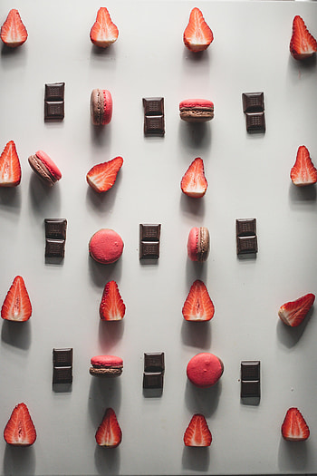 Food, Strawberry, Chocolate, Desert, Berries, Macaroons, Makaroons HD phone wallpaper