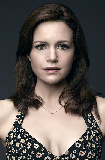 Carla Gugino, M. Night Shyamalan, TV, Comic-Con HD phone wallpaper