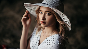 Stunning Beauty Girl Model Is Posing For A Wearing Black Dots White Dress And Big Hat Girls HD wallpaper